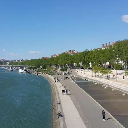- Berges Du Rhone Lyon
